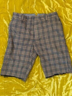 Tre Vero- men’s premium pants cut into shorts! Size: 32 waist.